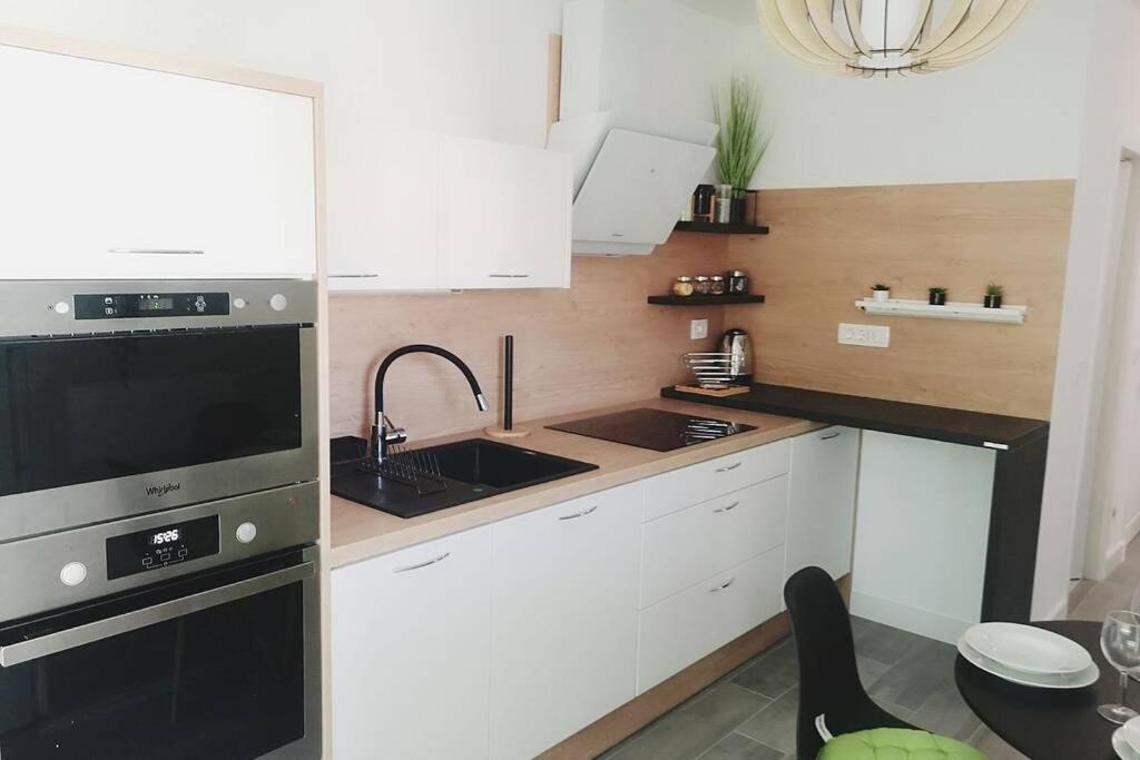 Apartman Levi Pula Buitenkant foto