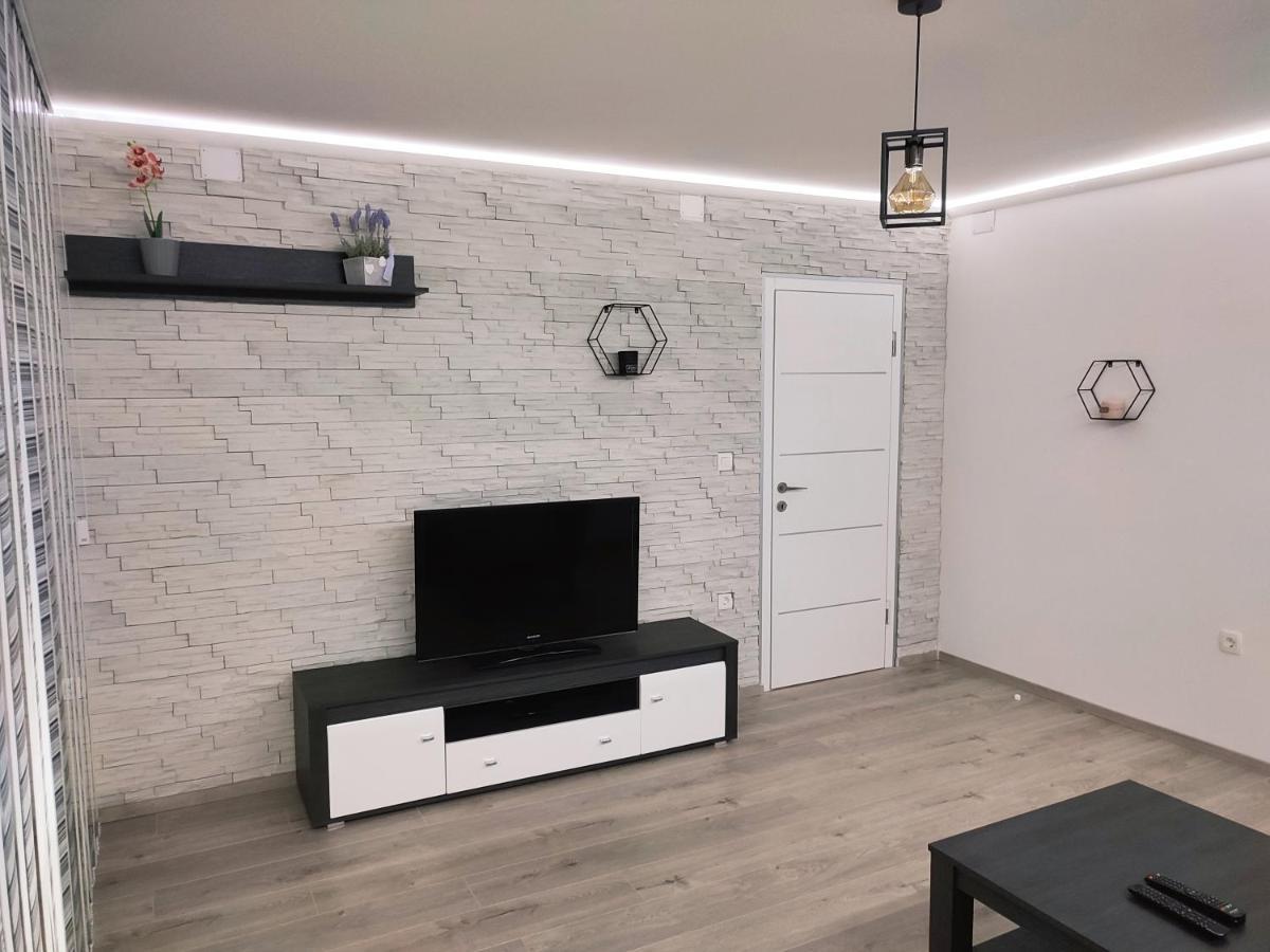 Apartman Levi Pula Buitenkant foto
