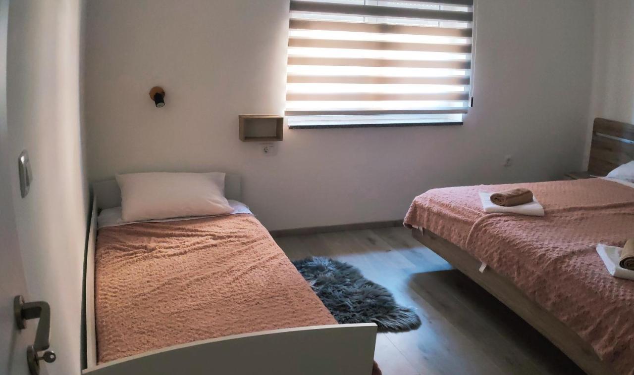 Apartman Levi Pula Buitenkant foto